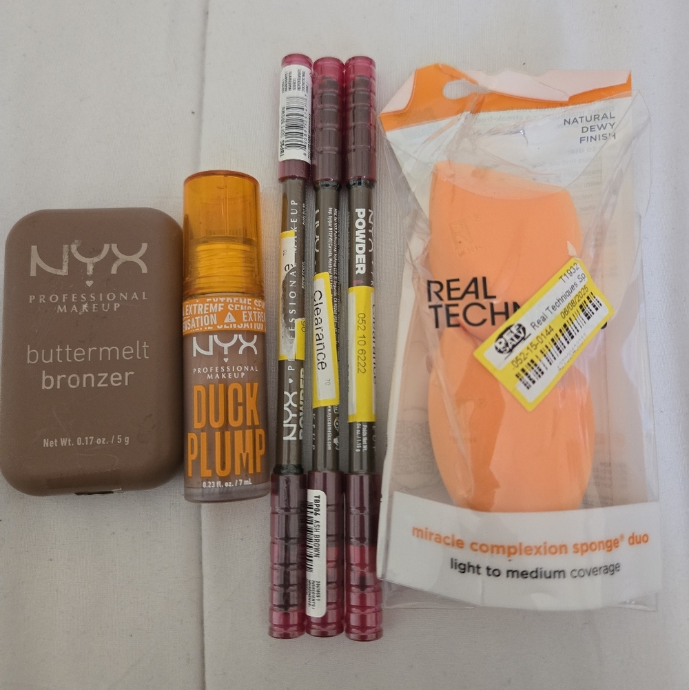 NYX Buttermelt Bronzer, Makeup and Orange Sponge Set